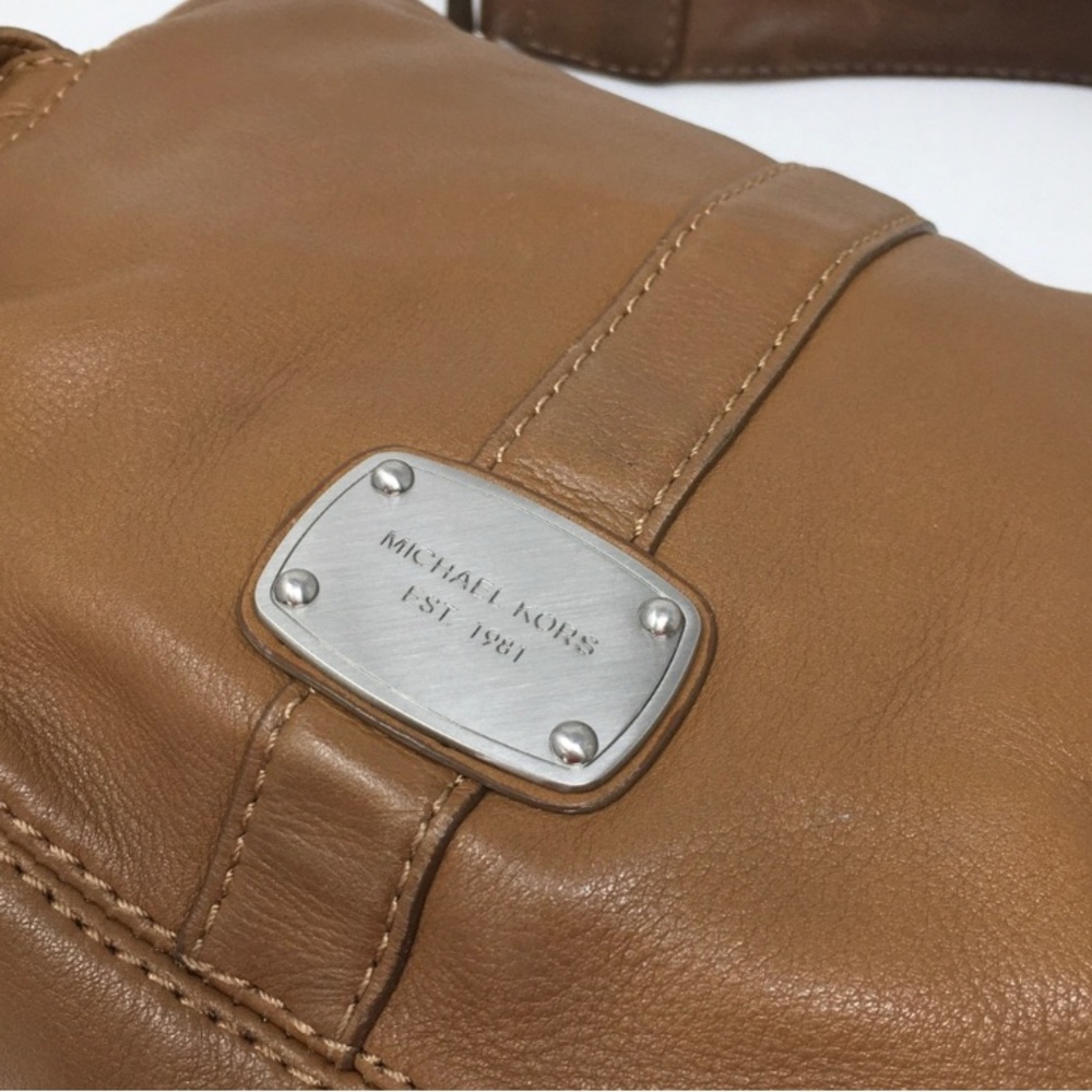 Michael Kors Purse Hobo Shoulder Bag Tan Brown Silver - Picture 4 of 9